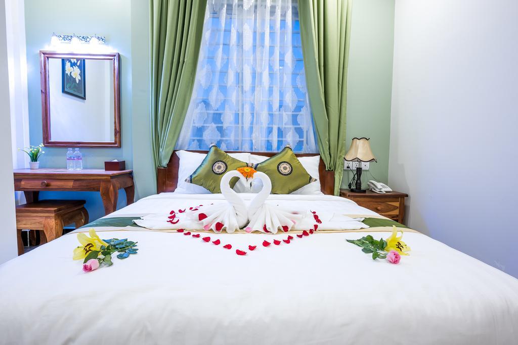 Ny Ka Smy Hotel Phnom Penh Eksteriør bilde